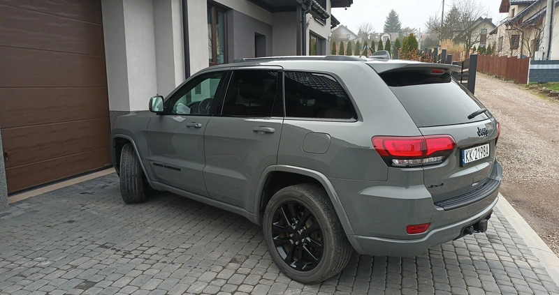 Jeep Grand Cherokee cena 133000 przebieg: 107500, rok produkcji 2019 z Kraków małe 172